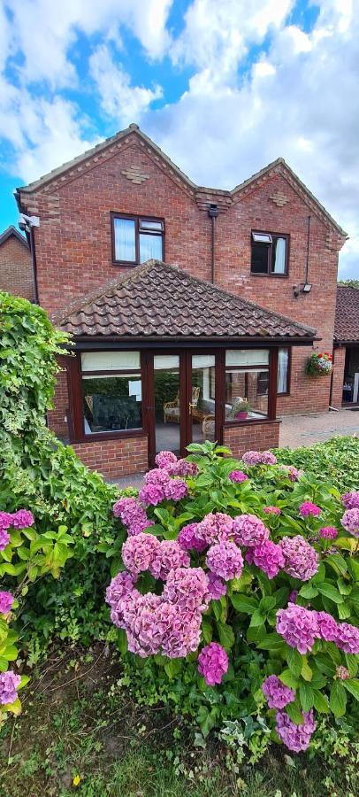 Church Farm Guest House Horsford Экстерьер фото