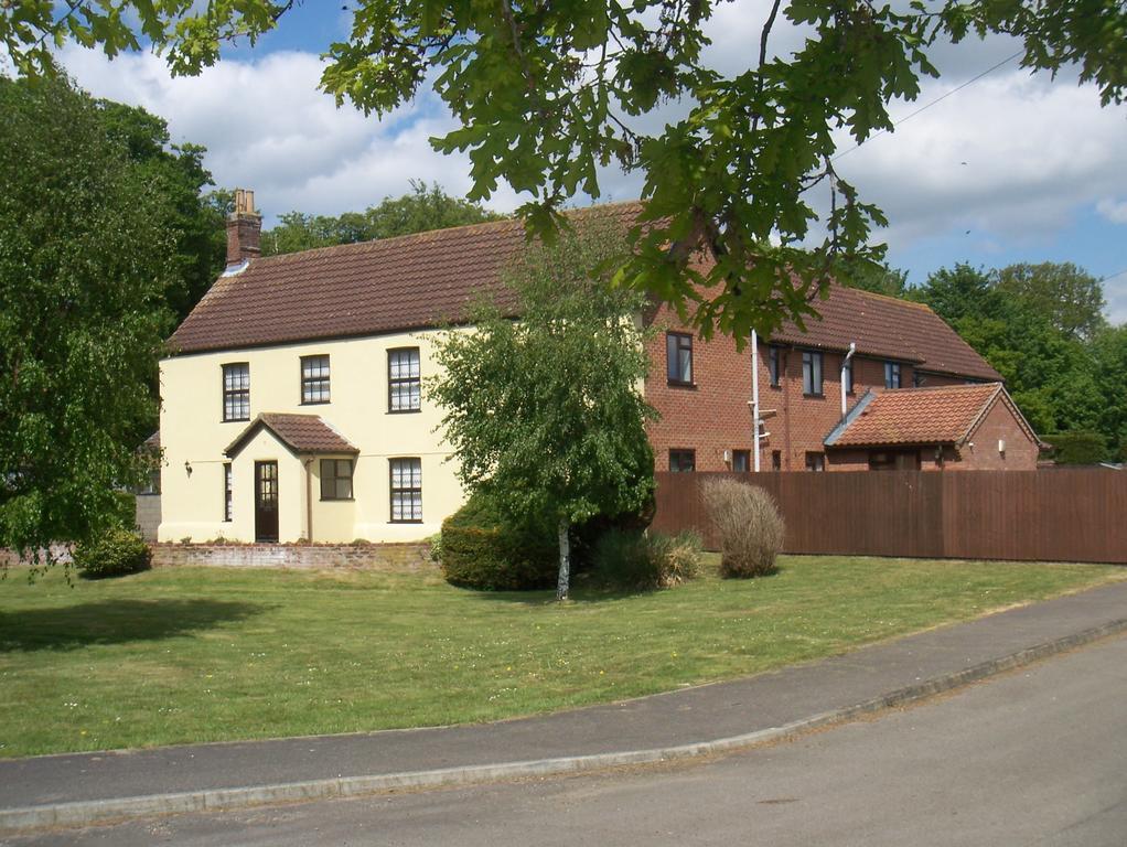 Church Farm Guest House Horsford Экстерьер фото